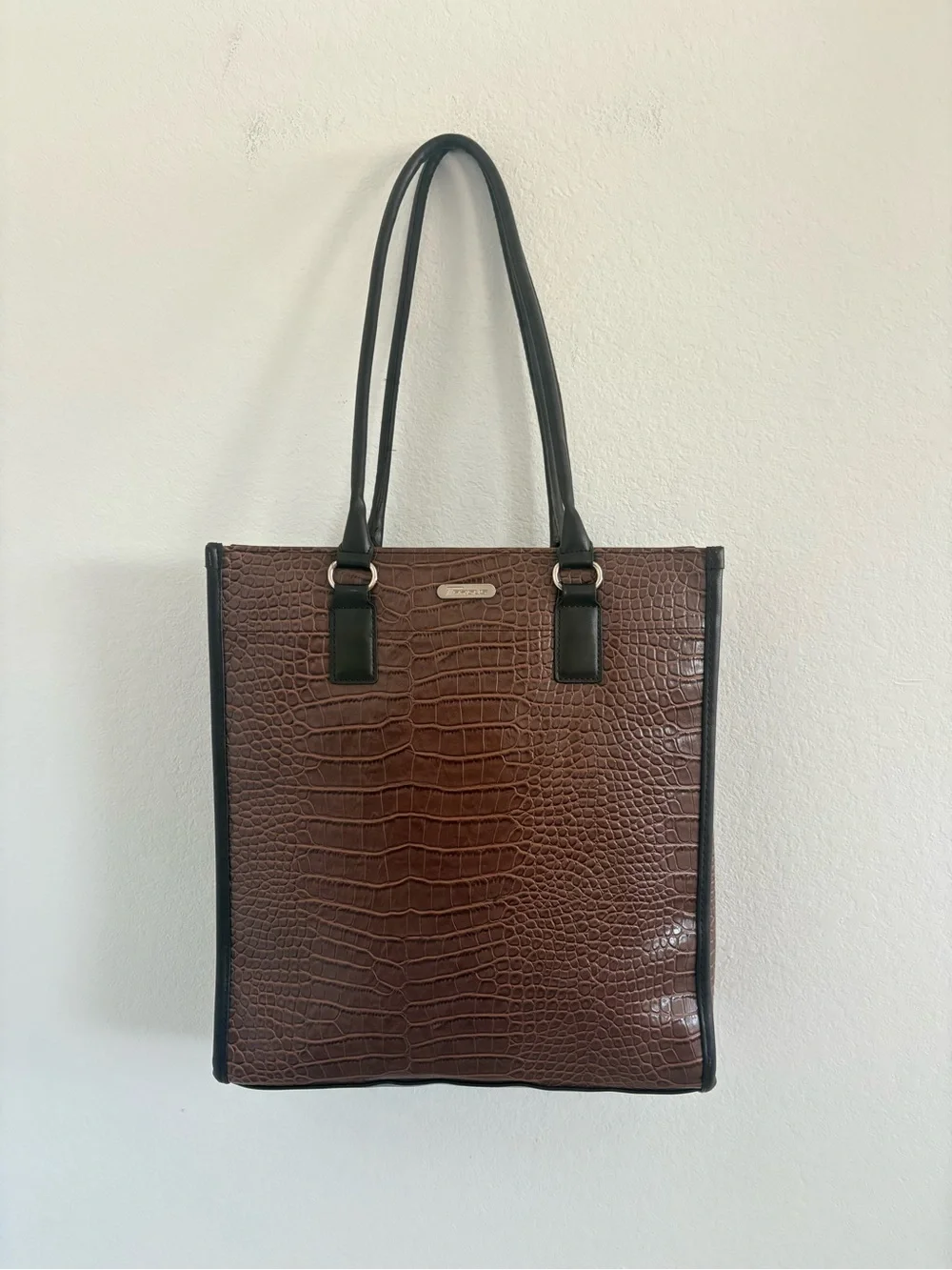 Targus Brown Laptop Handbag Tote Faux Alligator Embossed Women’s Travel Bag